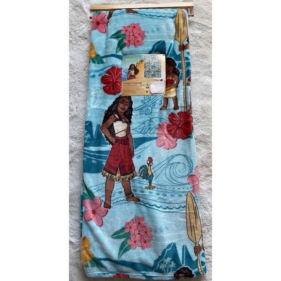 Disney MOANA 2 Soft Throw Blanket Plush Soft 50” X 70” Hei Hei Simea NEW - Picture 1 of 13